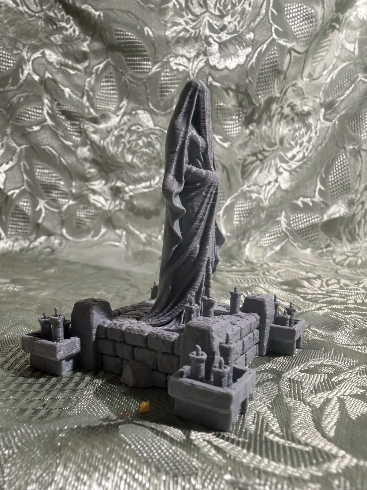 Nightspire Vale - Haunted Statues