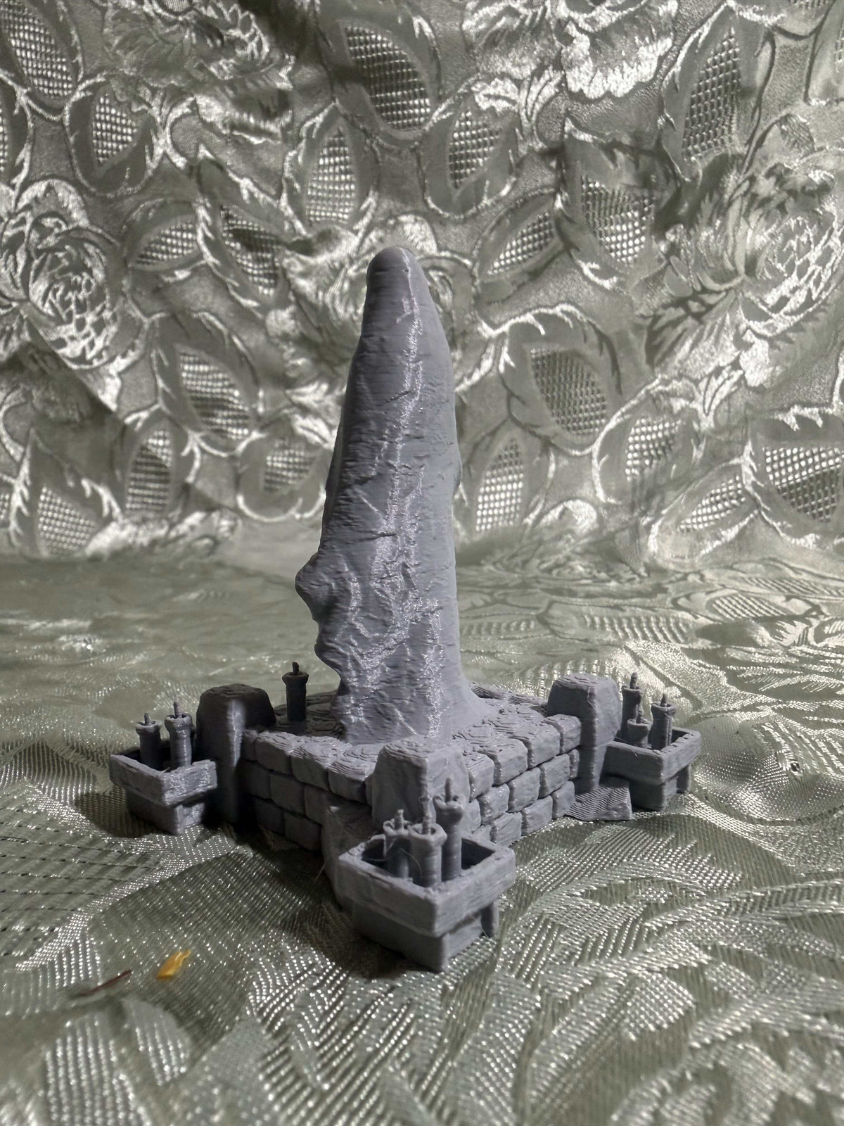 Nightspire Vale - Haunted Statues