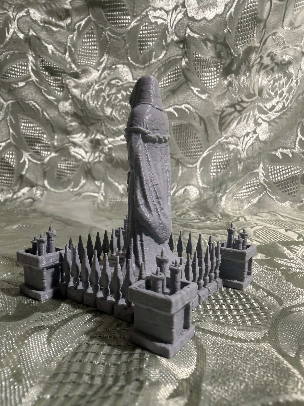 Nightspire Vale - Haunted Statues